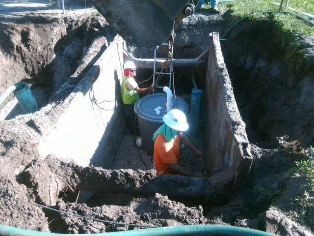 Weir%2BStructure 640w_0008_Vac%2BPit%2BInstallation 640w